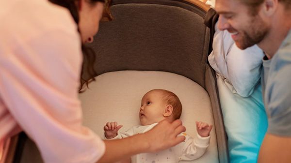 Как застелить простыни Maxi-Cosi Iora