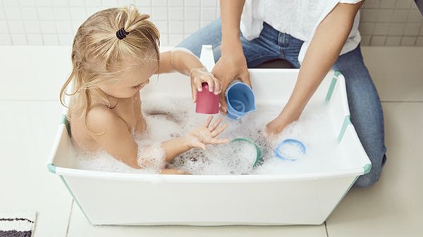 Складная ванночка Stokke Flexi Bath видео
