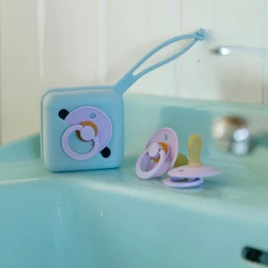lutihoidja-bibs-dusty-blue-03 BIBS Pacifier Case Dusty Blue