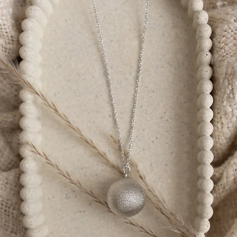 bola-kaelakee-rasedale-proud-mama-luna-silver-06 Proud MaMa Luna Pregnancy Bola Necklace Silver