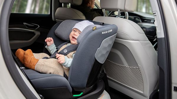 Maxi-Cosi Emerald video